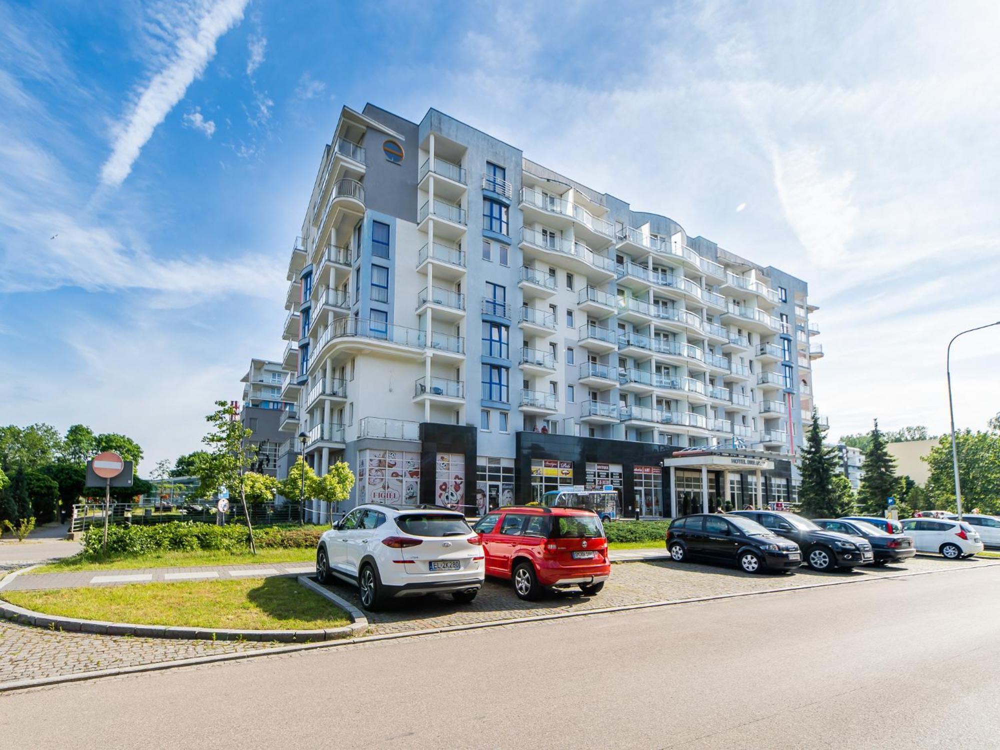 Apartamenty Prywatne W Hotelu Przy Plazy Diva 코워브제크 외부 사진